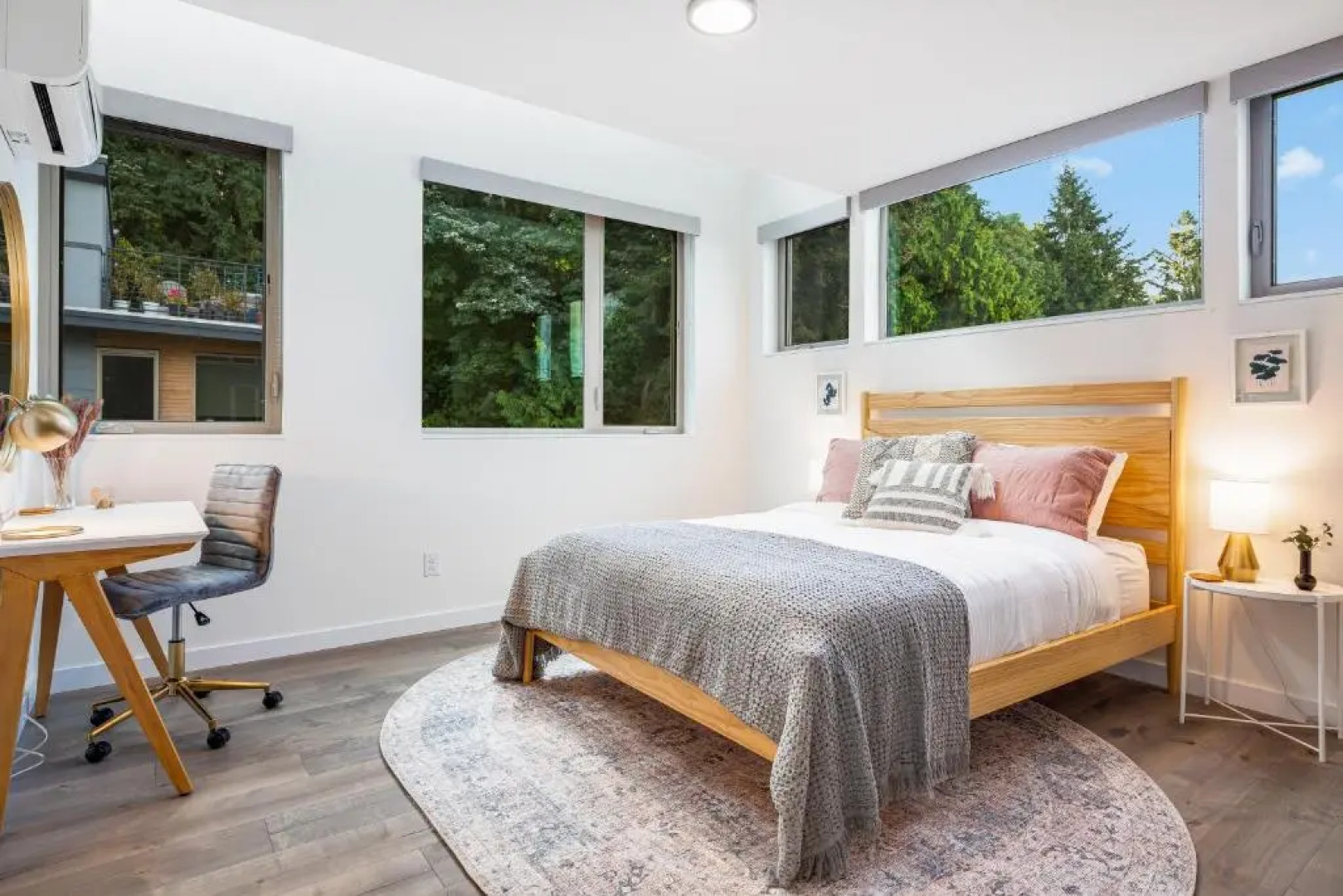 Alki Beach Escape Romantic Waterfront Getaway for 2