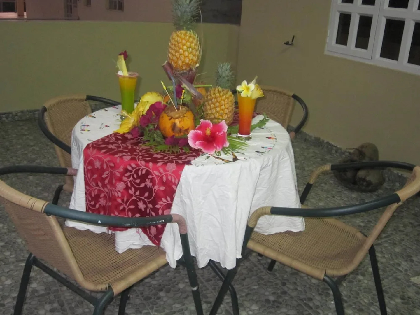 Pretty Villa Santa With Private Pool 120m Walk to the sea