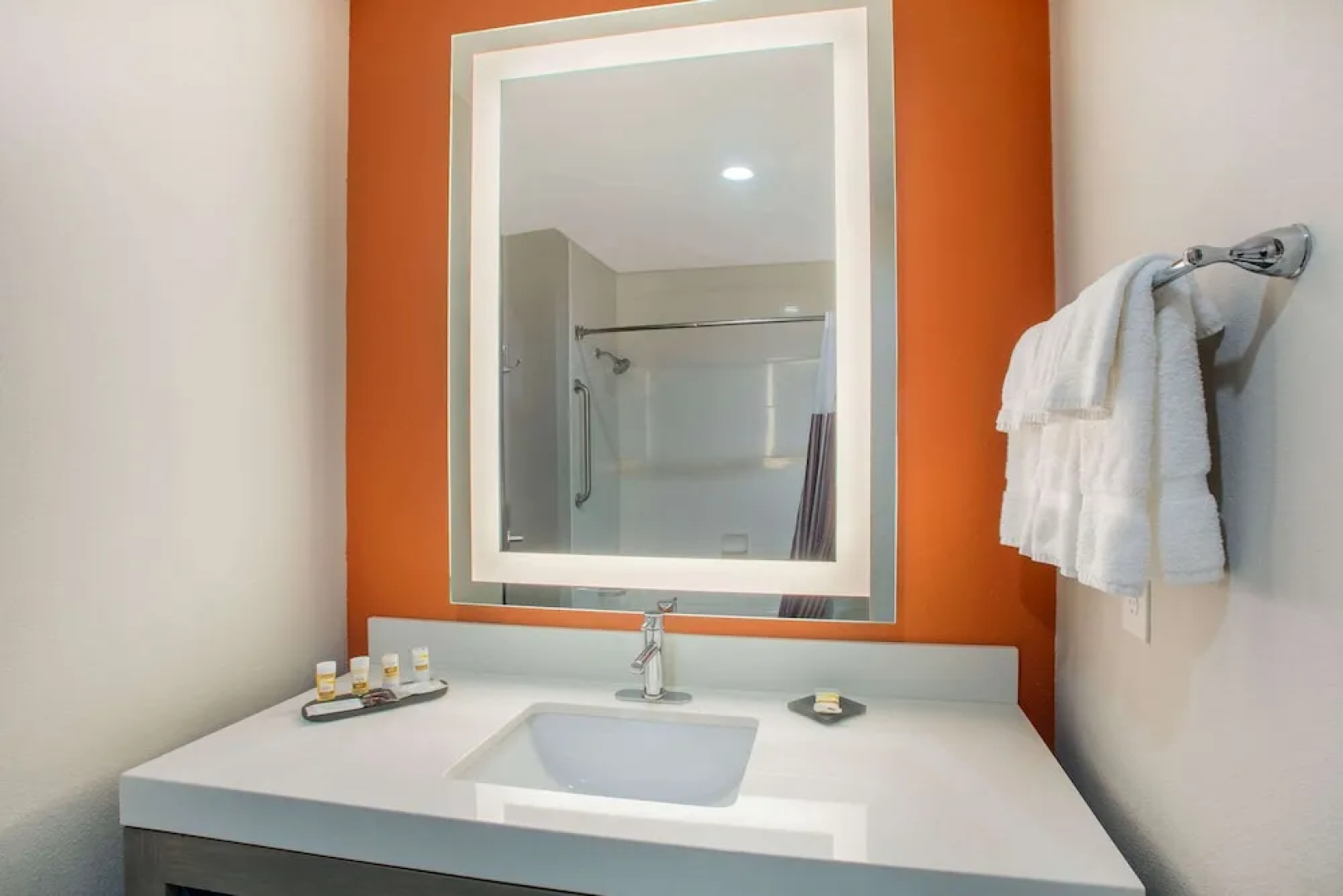 Economy Inn and Suites