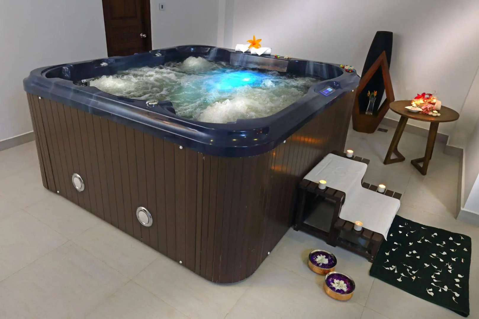 Plum Judy - The Leisure Hotel