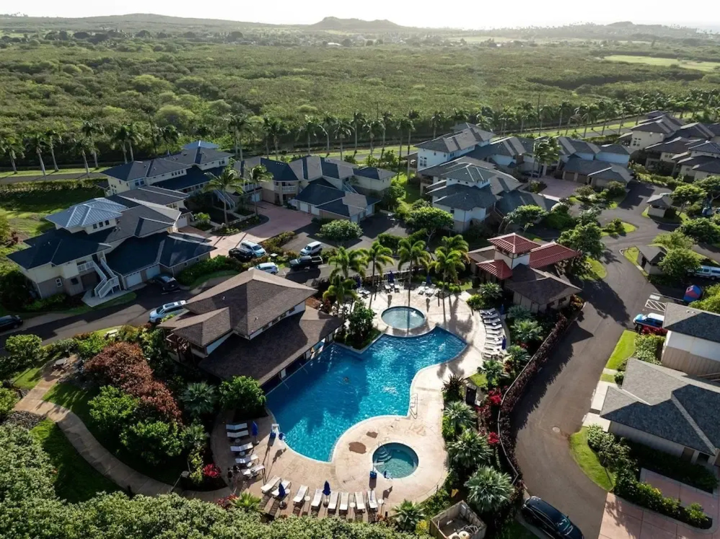 Pili Mai 5d 3 Bedroom Condo by RedAwning