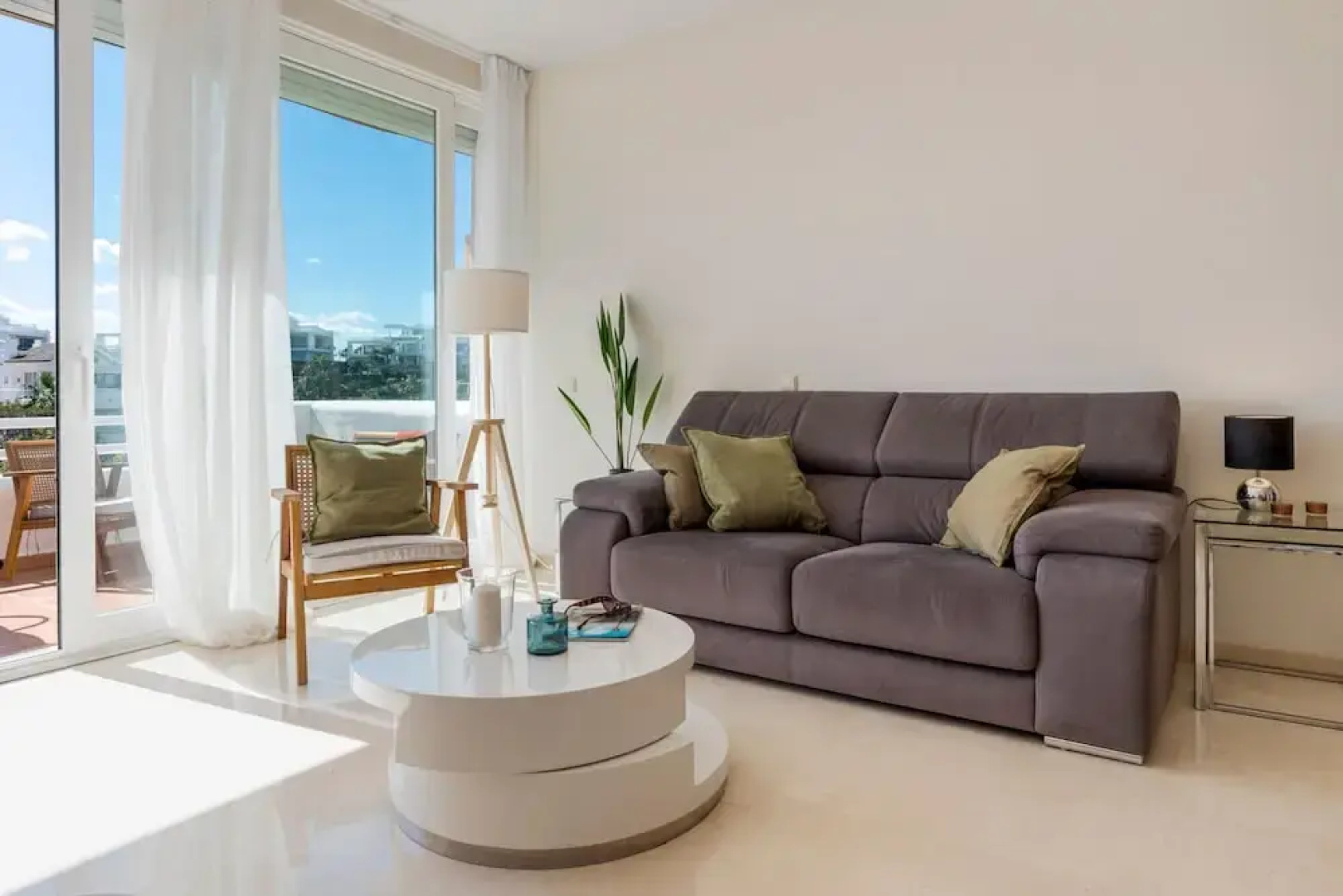 Scenic Apartment in Alcazaba Lagoon Ref M55