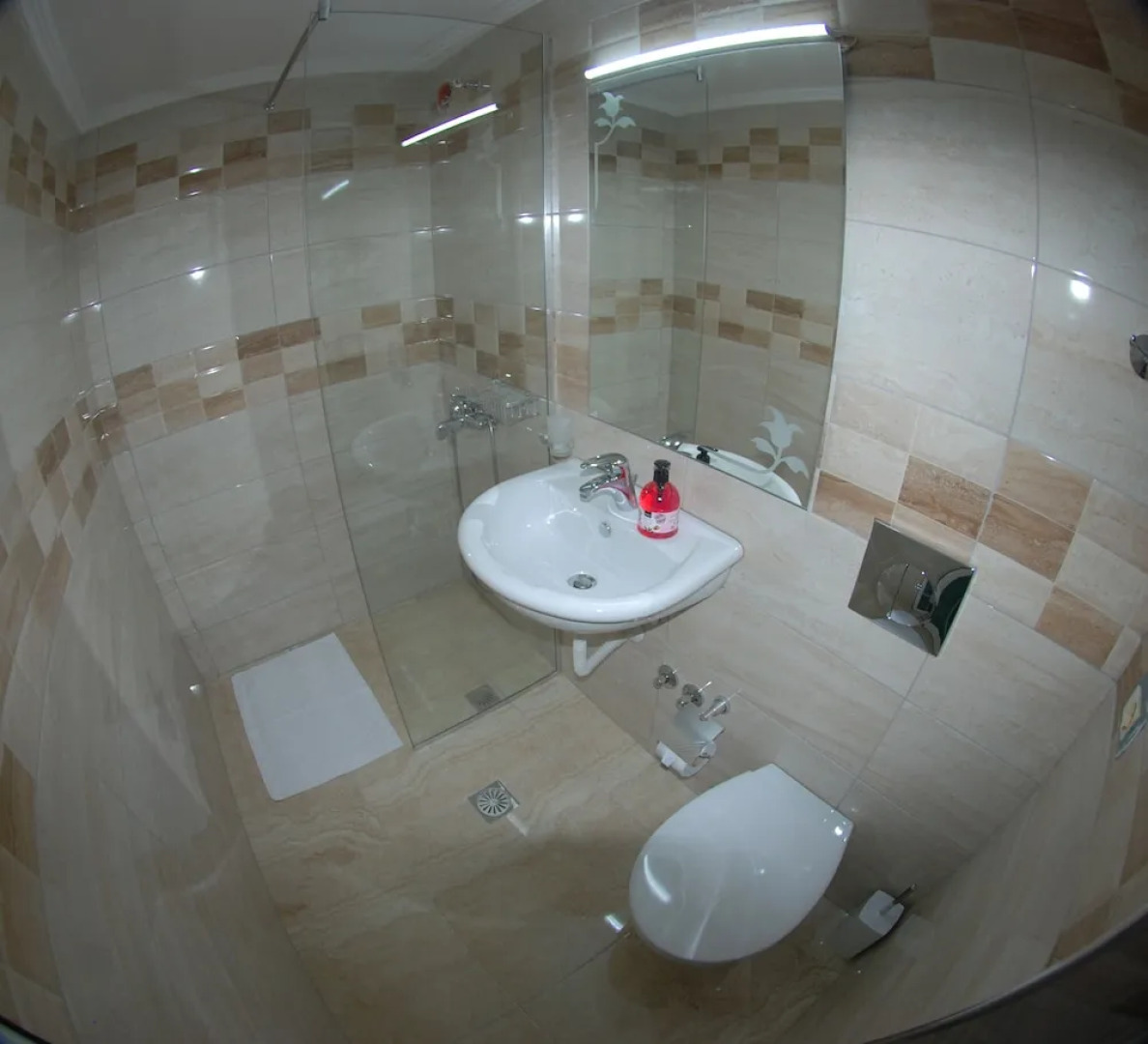 Crown Deluxe Apartments