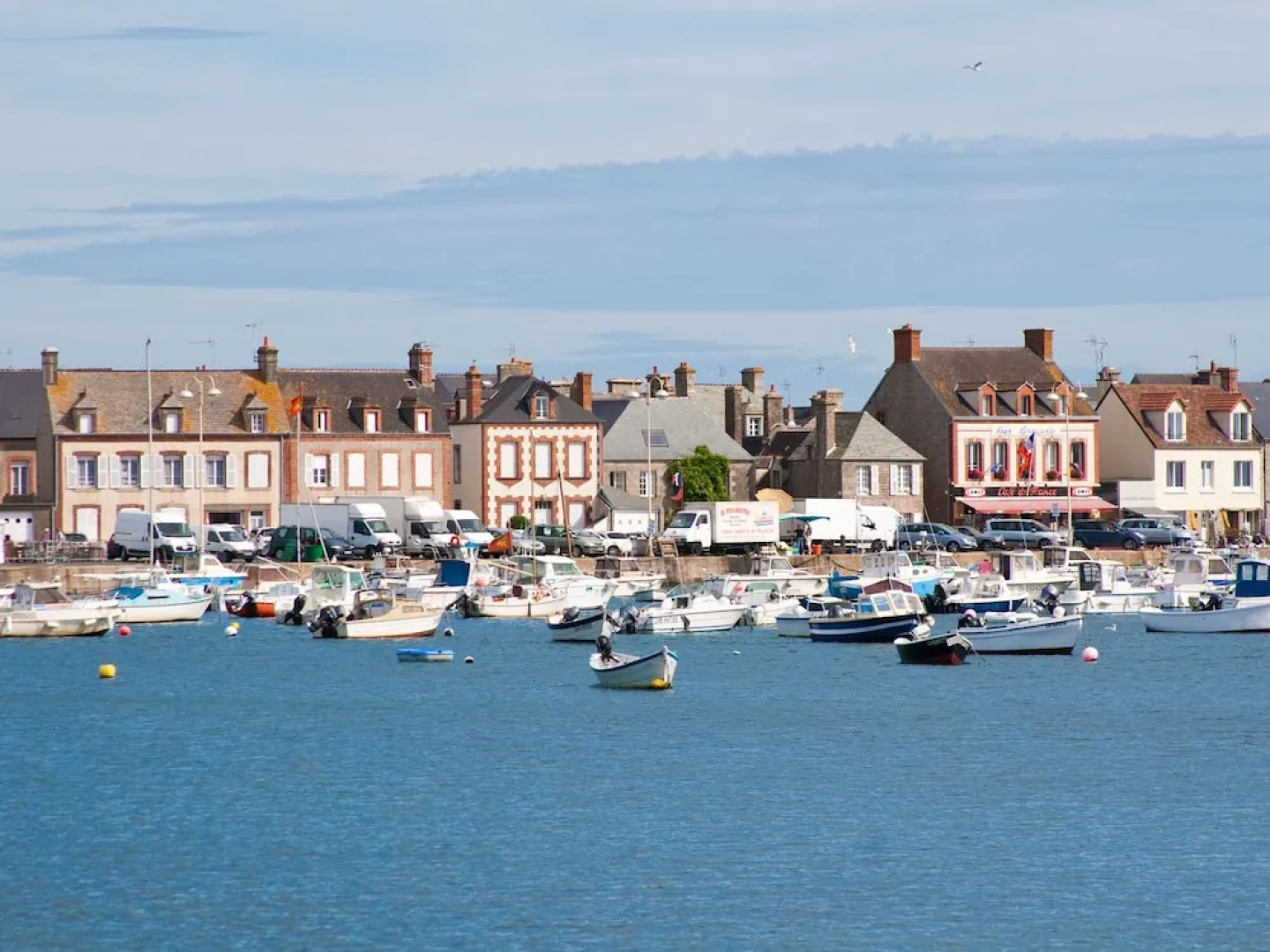 Cozy Holiday Home in Gourbesville France with Fireplace