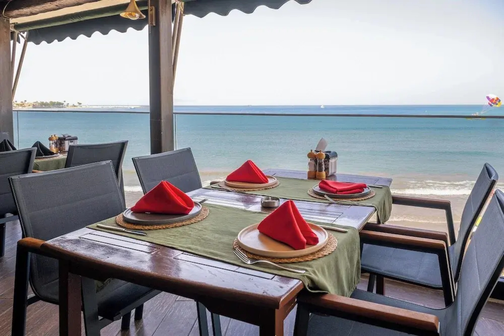 Tropic Beach Club Side