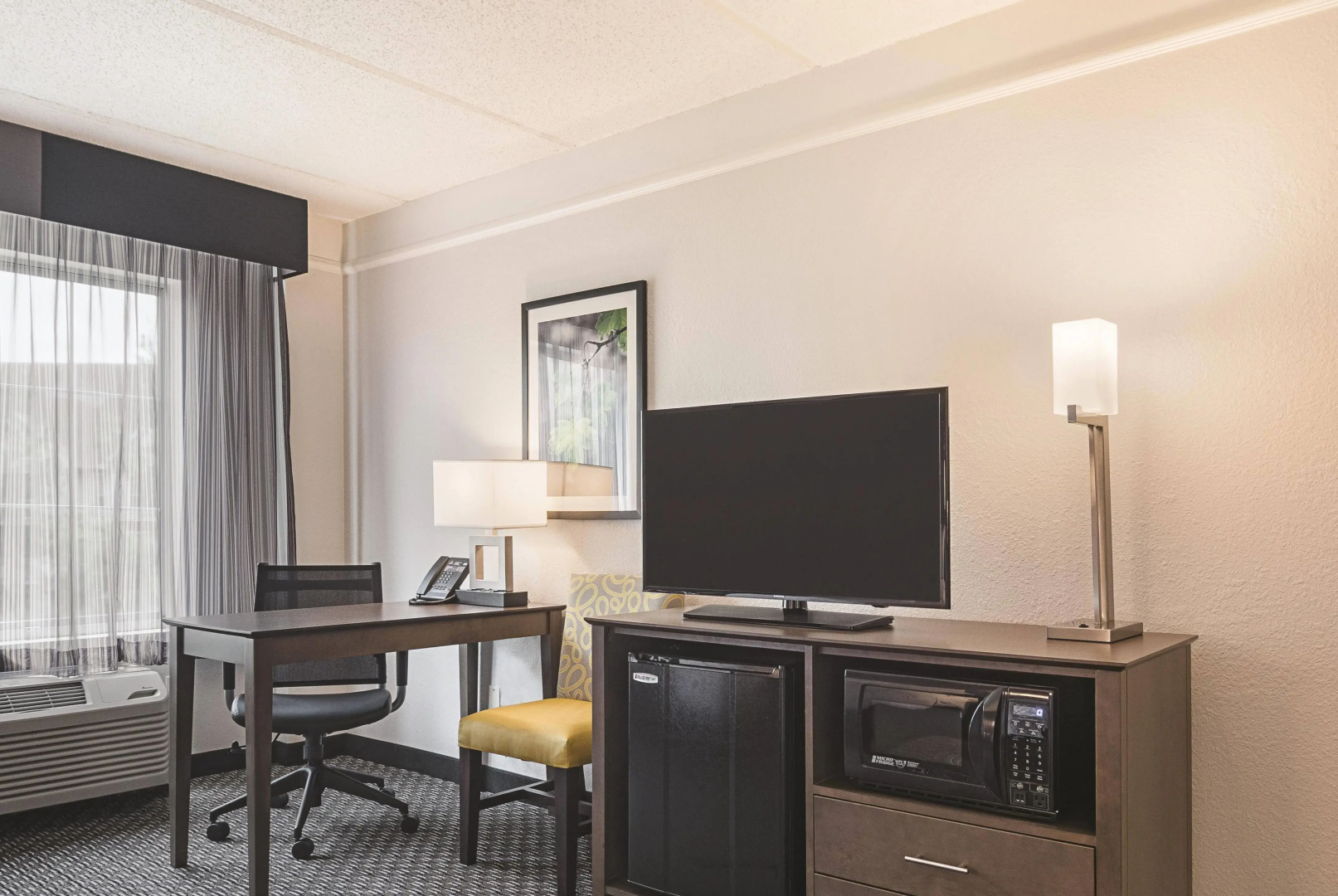 La Quinta Inn & Suites by Wyndham Atlanta Perimeter Medical