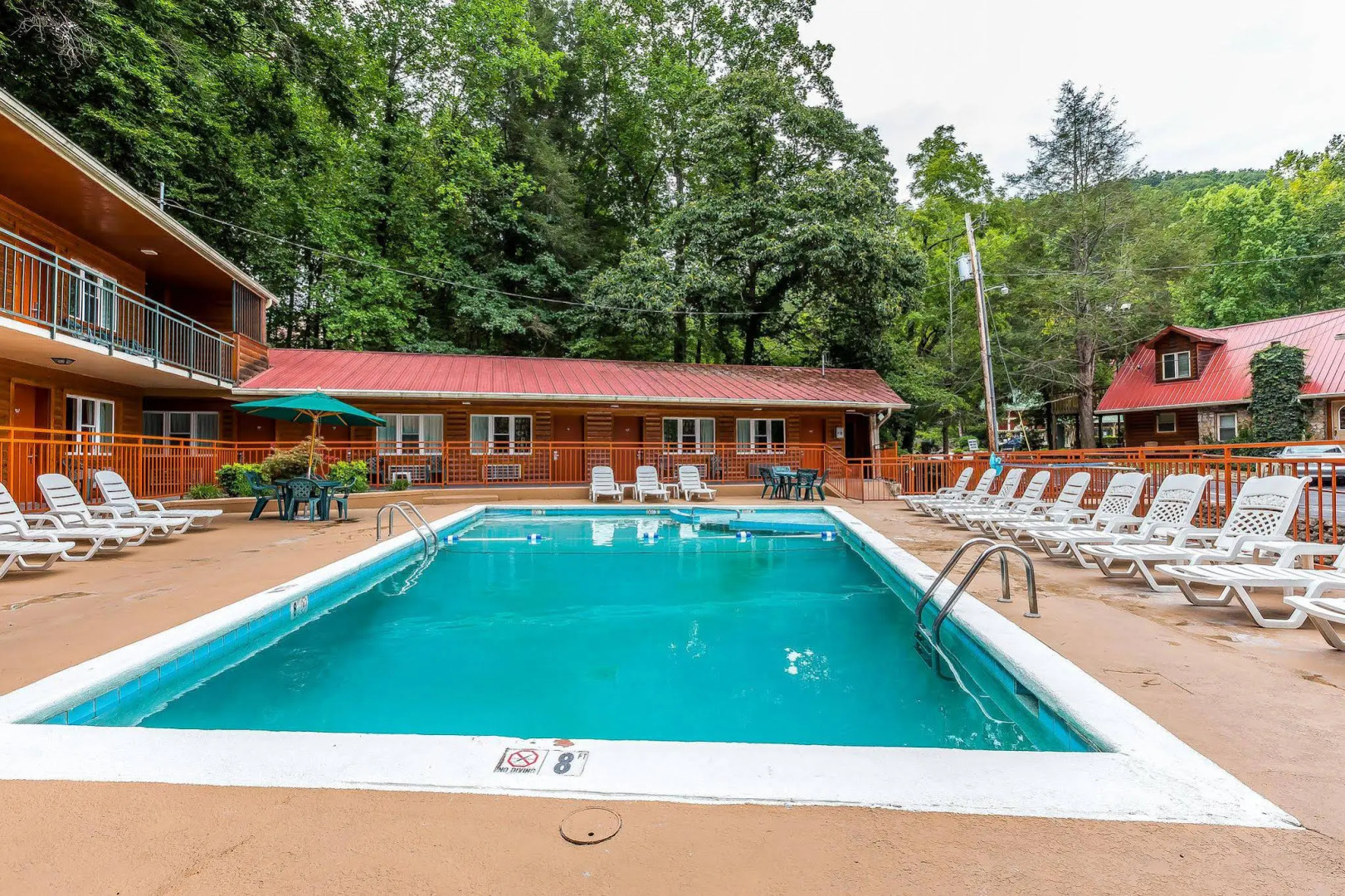 Quality Inn Creekside - Downtown Gatlinburg