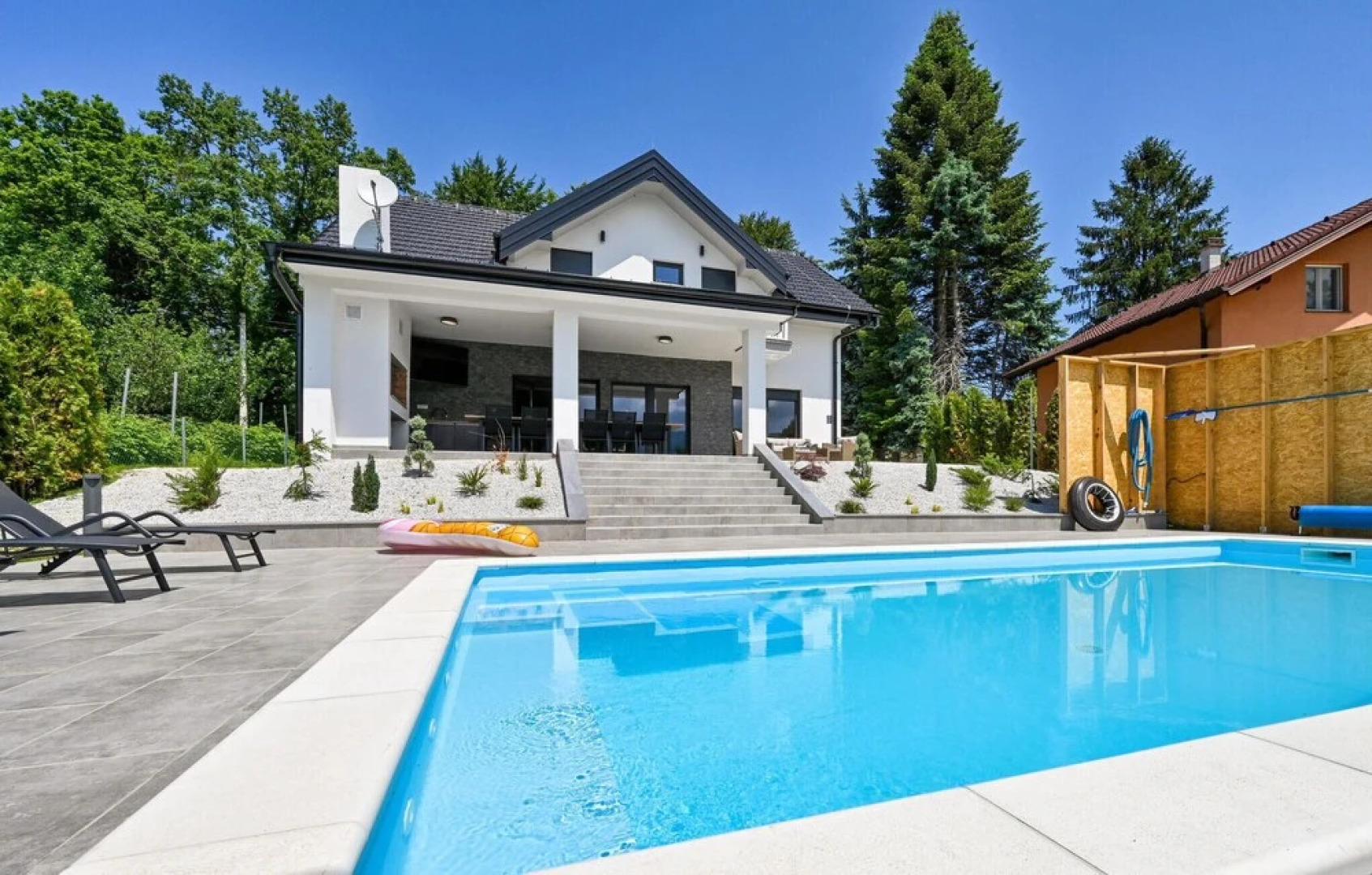 Nice Home in Stubicke Toplice With 5 Bedrooms, Outdoor Swimming Pool and Heated Swimming Pool