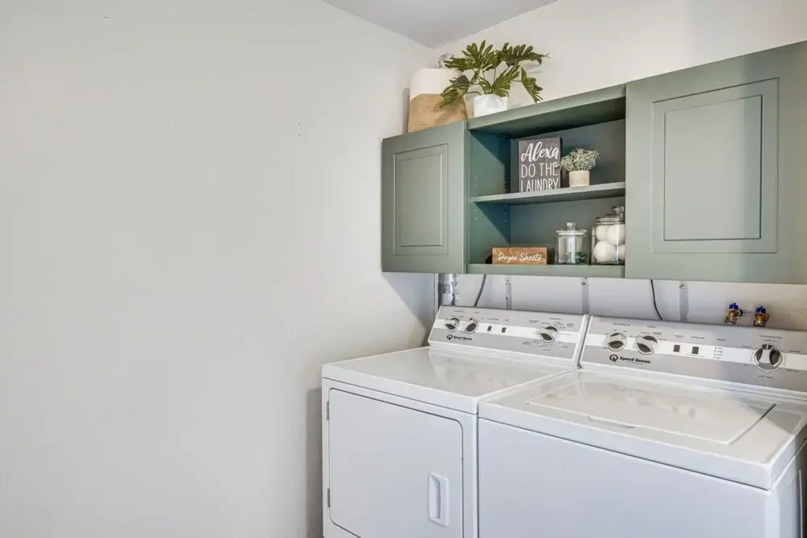 Stylish Orem Retreat w/ Deck, Near BYU & Uvu!