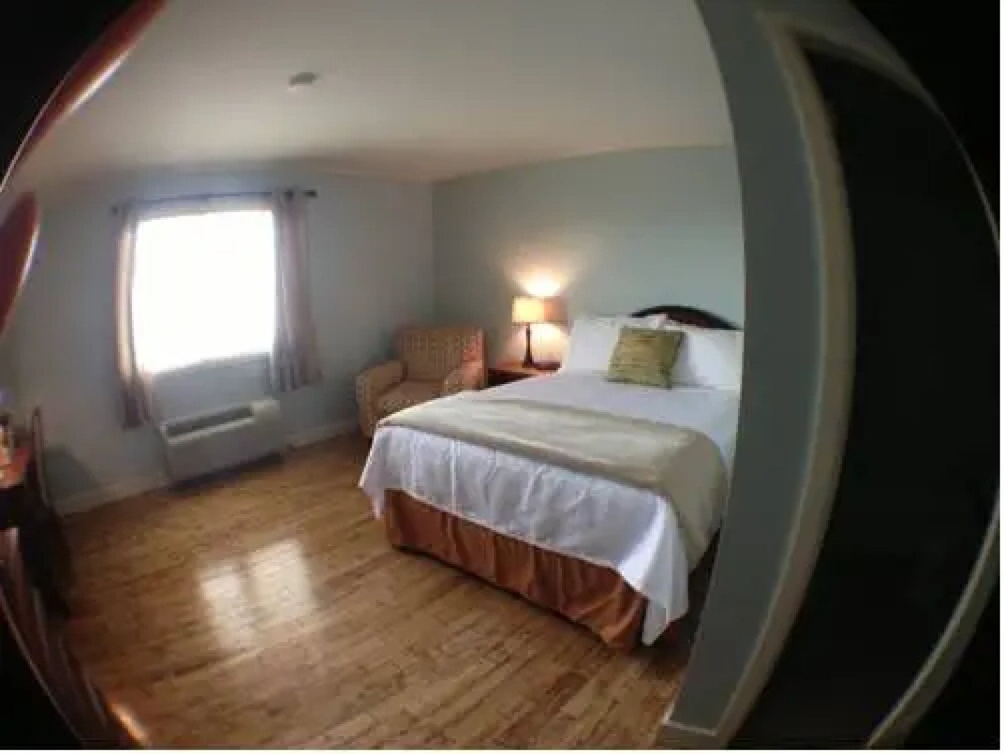 Anchor Inn Hotel & Suites