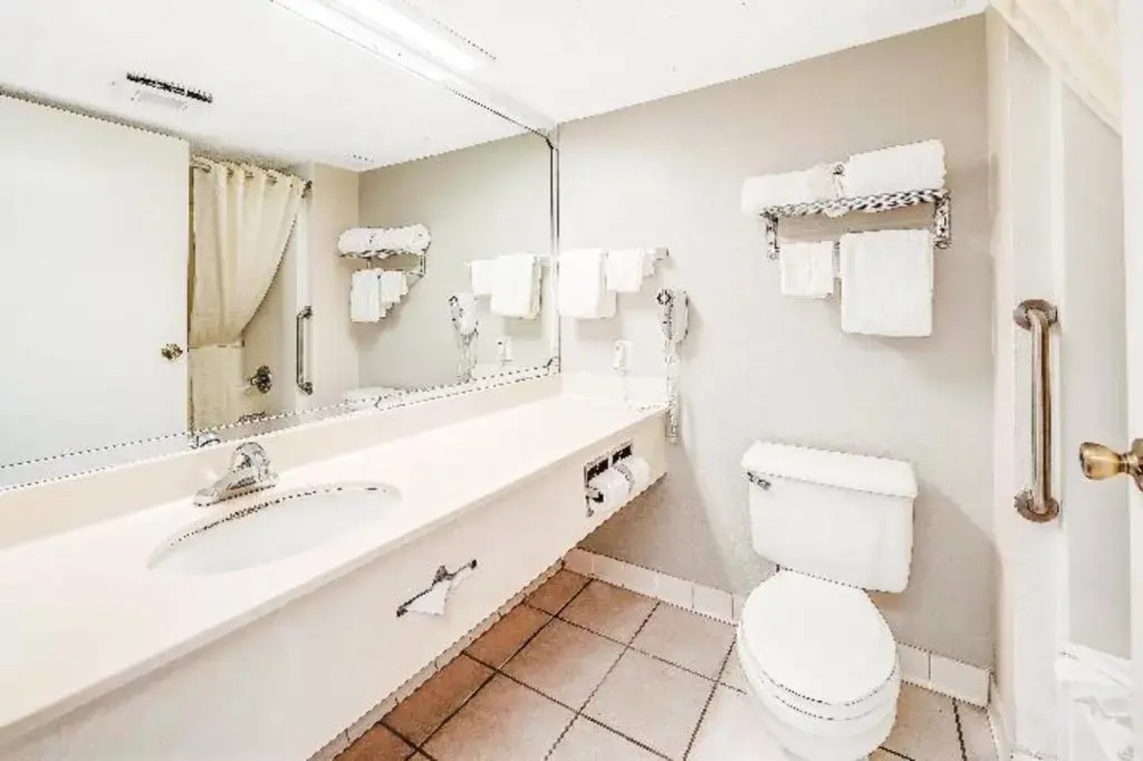 Beachcomber Beachfront Hotel, a By The Sea Resort