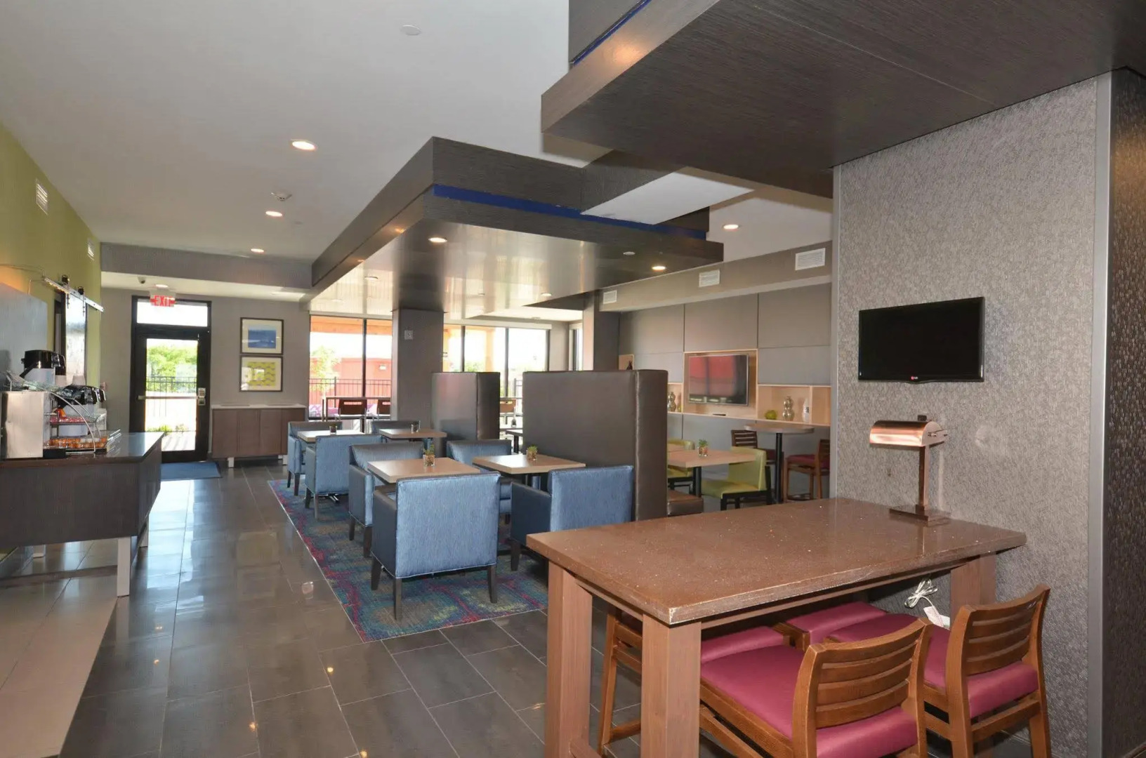 Holiday Inn Express & Suites Oklahoma City Mid - Arpt Area by IHG