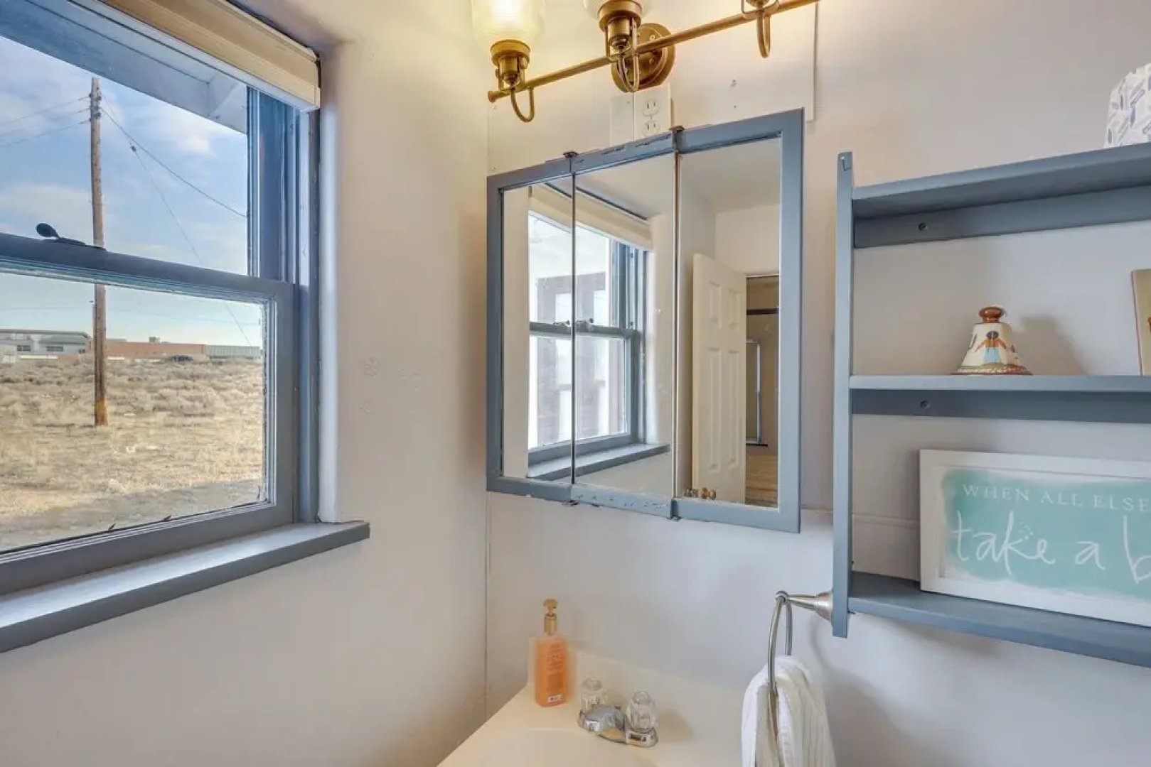 Charming Farmington Home ~ 16 Mi to Aztec Ruins!