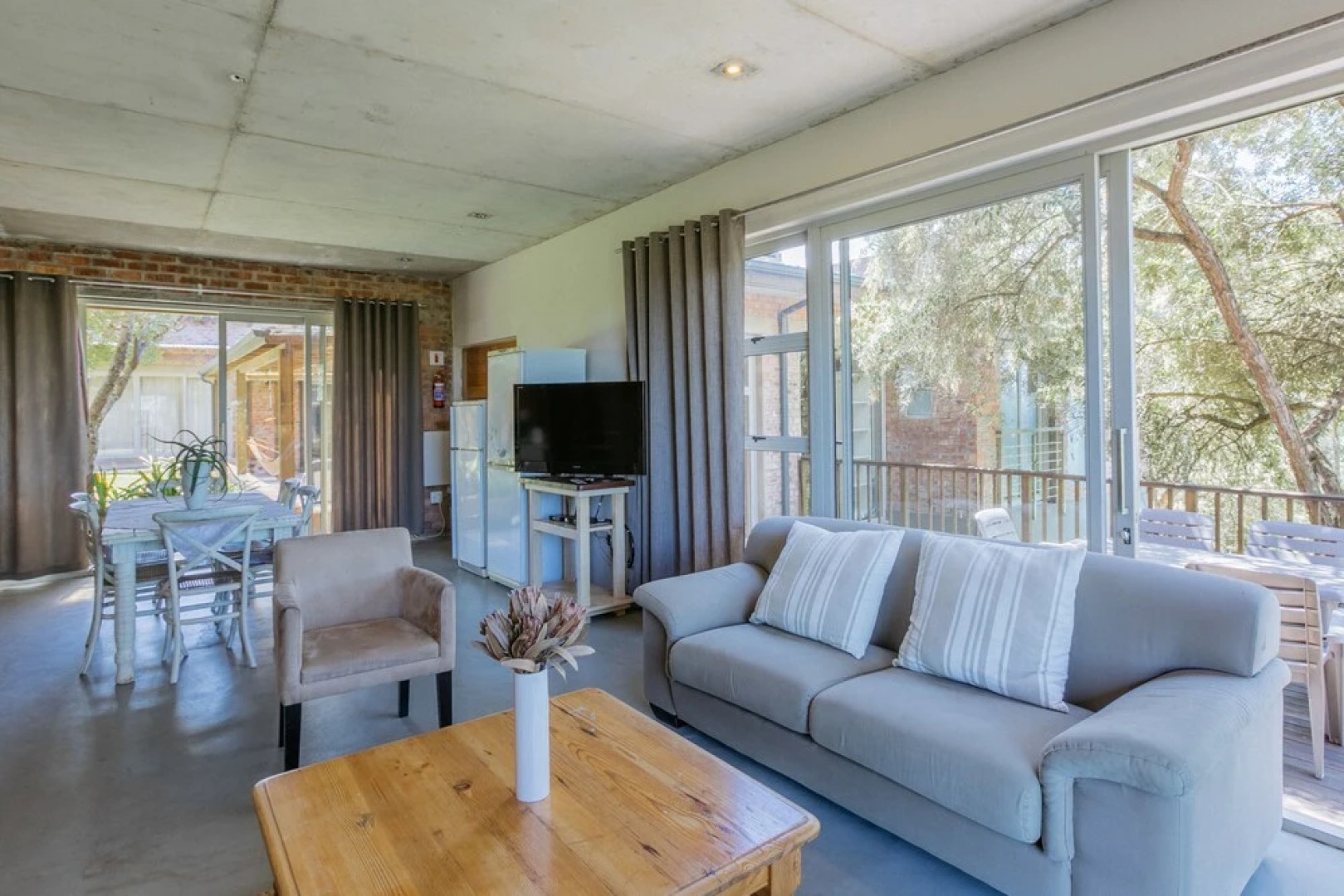 Surfari Accommodation and Venue