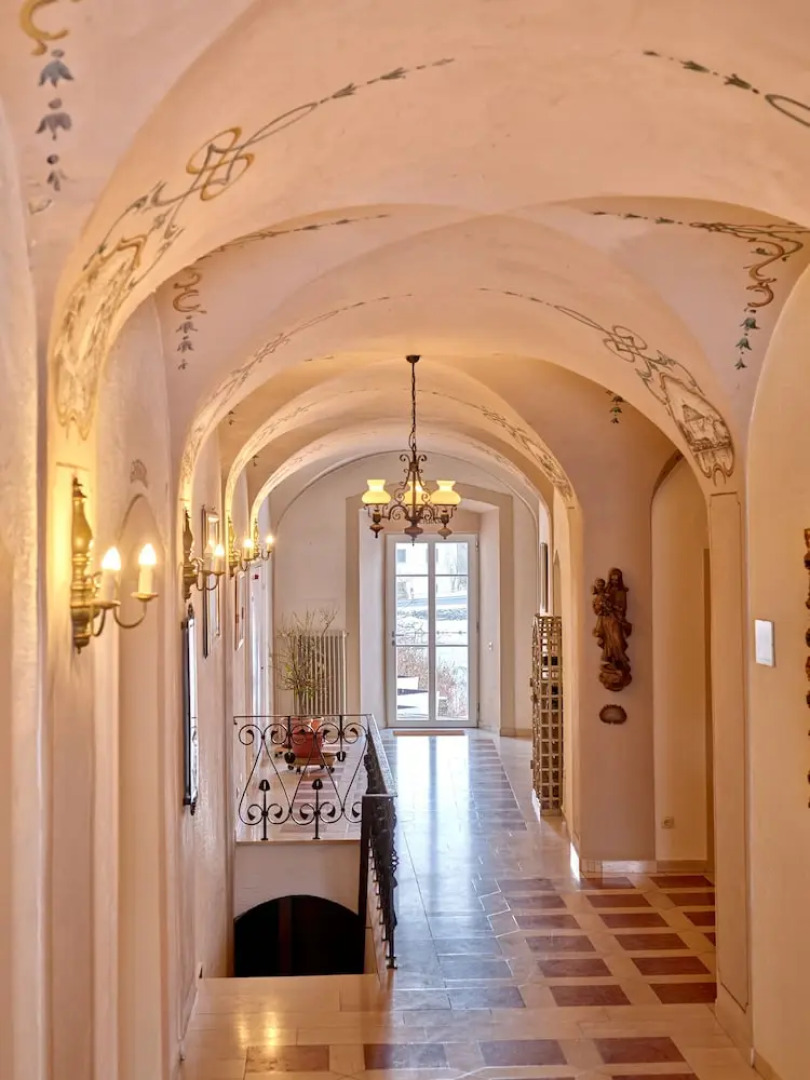 Amweia Hotel & Restaurant