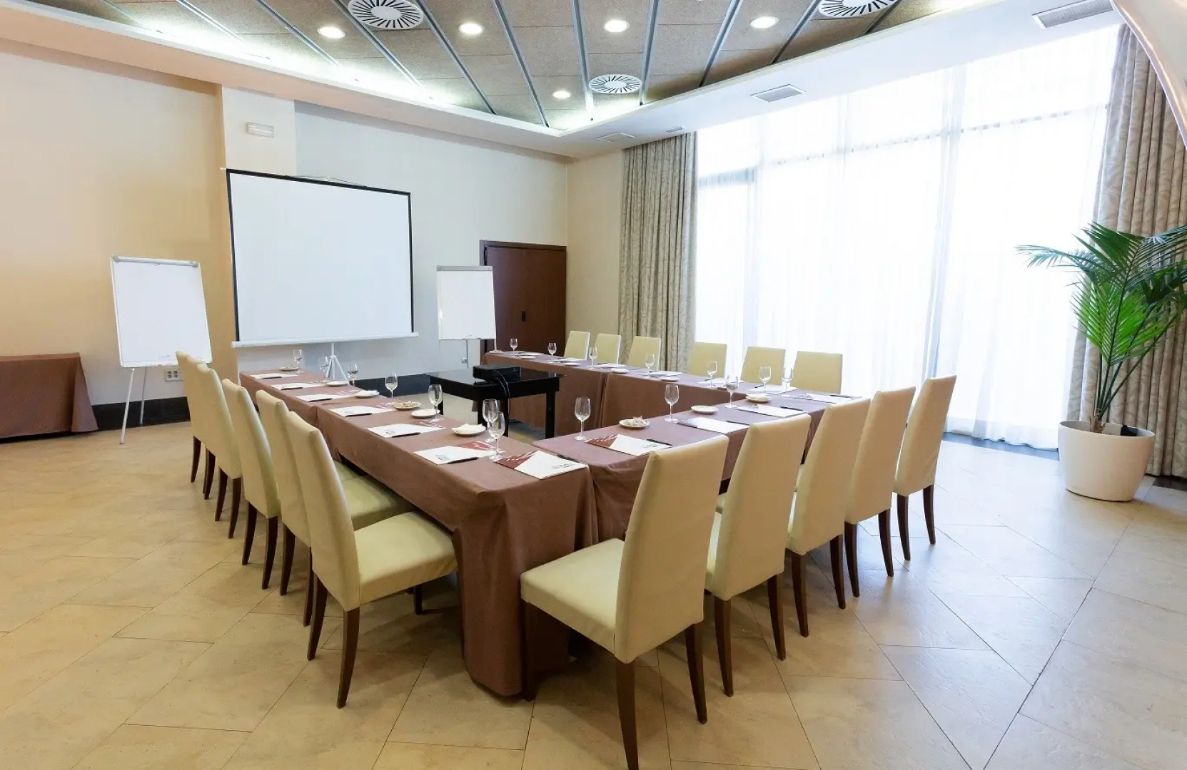 Sercotel Las Artes Pinto