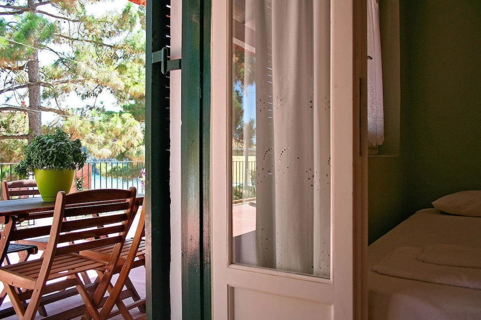 Zefiros Traditional Hotel