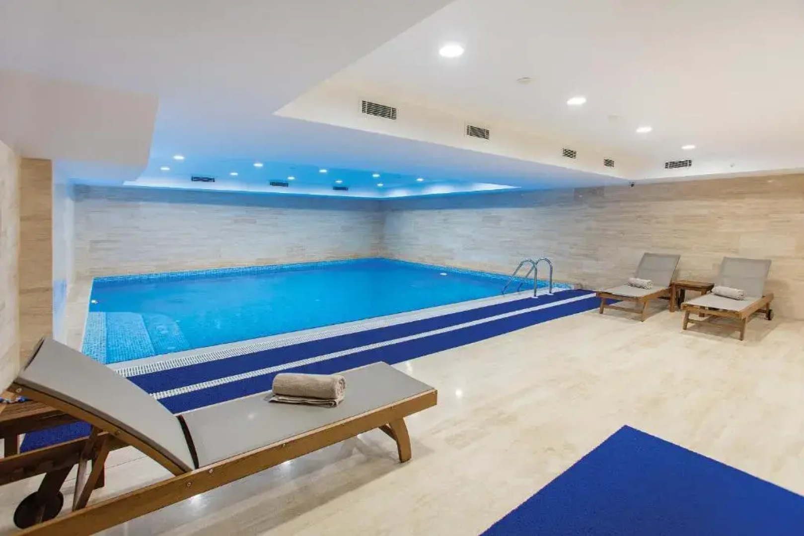 Mia City Hotel