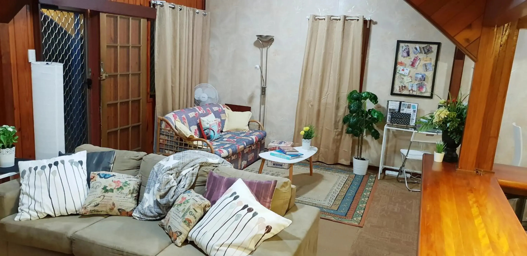WOODY Pt - AMAZING 1970's SHARE HOUSE BY THE SEA-3 rooms available!