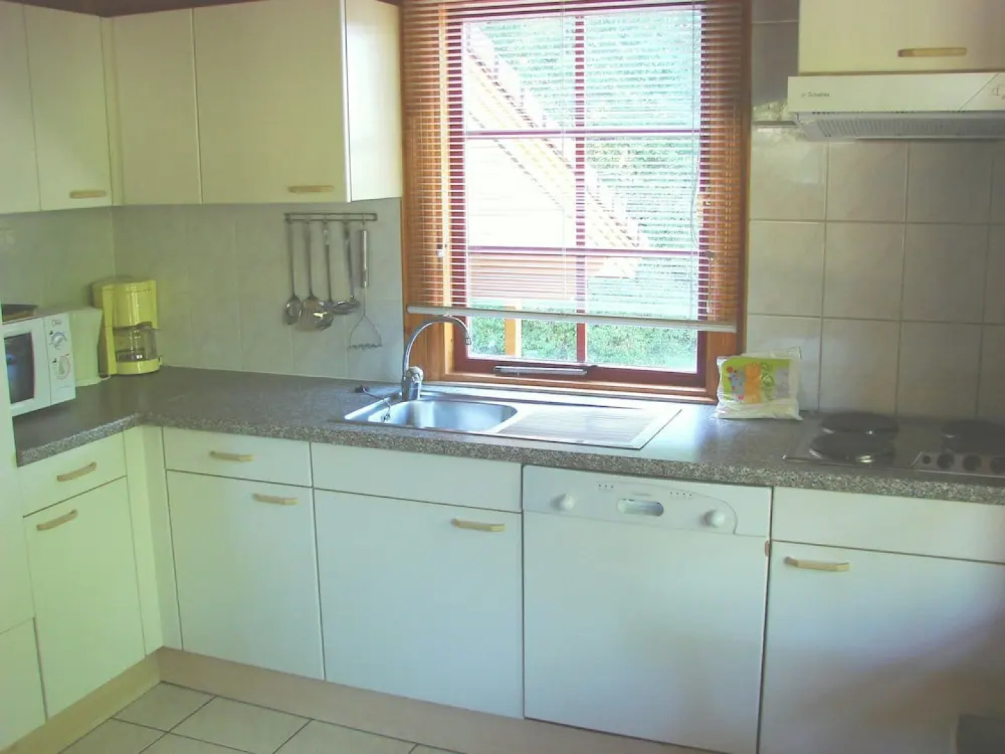 Cozy Chalet With a Porch in a Wonderfully Green Environment