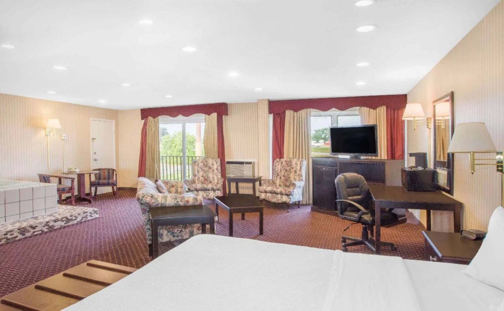 Days Inn by Wyndham Toledo