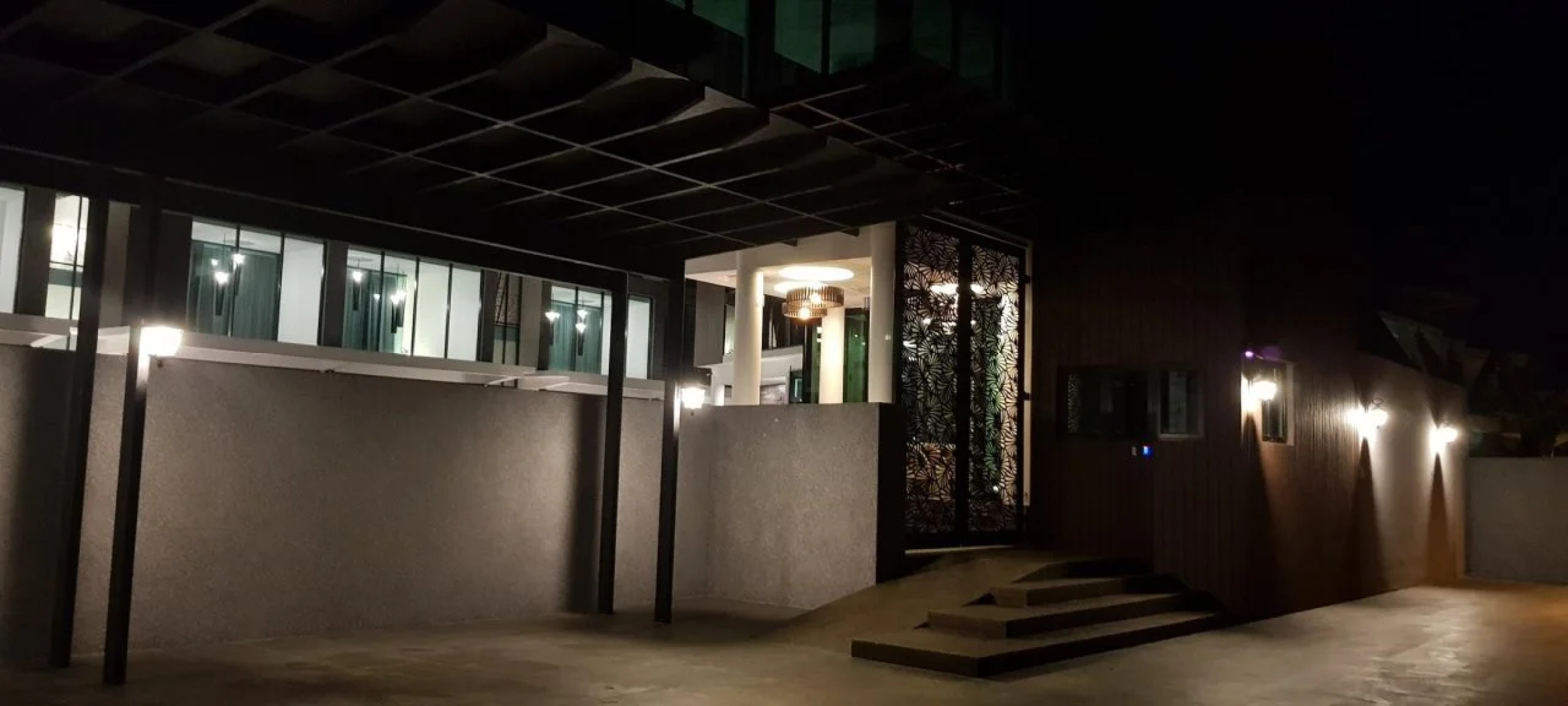 Hermitage Boutique House