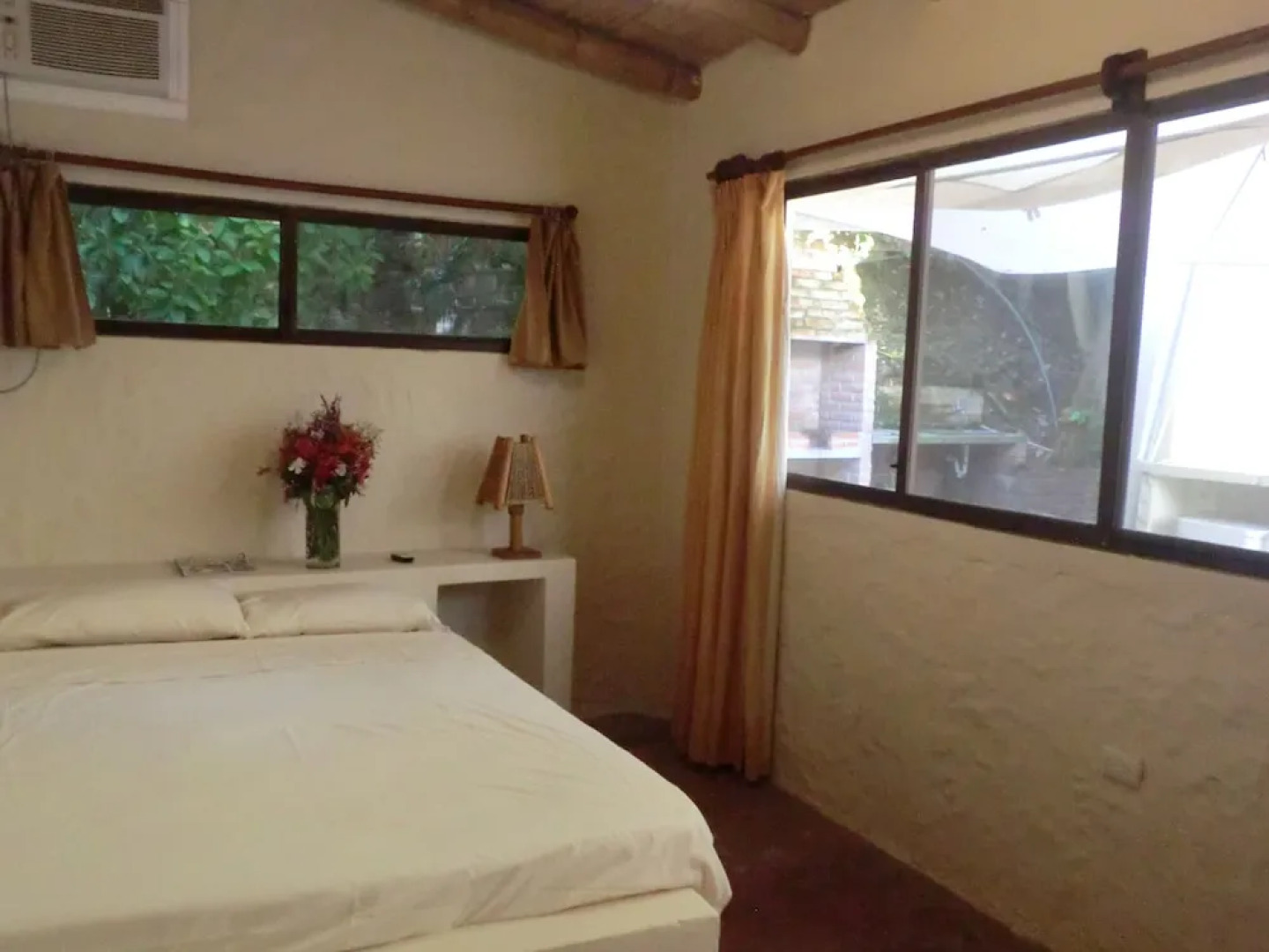 Charlie Suites Ayampe