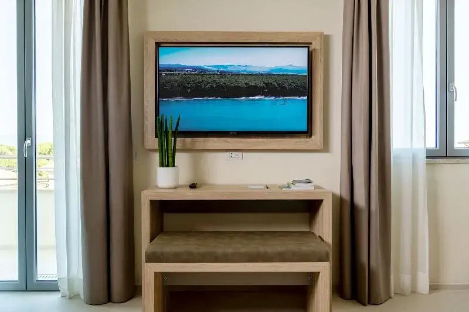 Palace Lido Hotel Suites