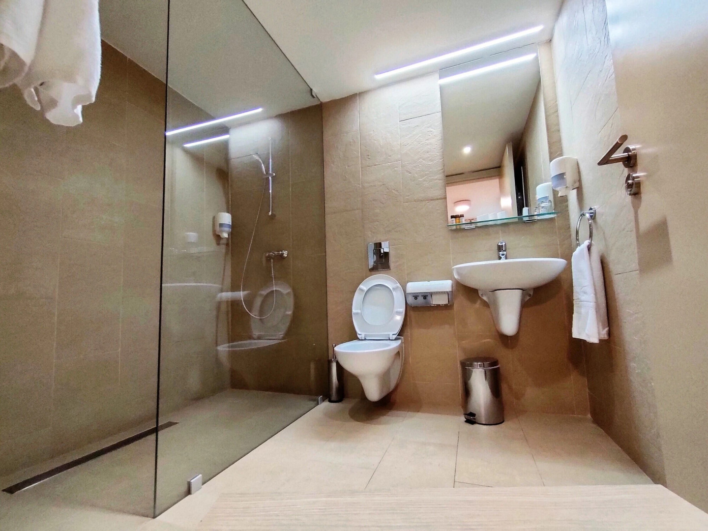 Almond Business Hotel