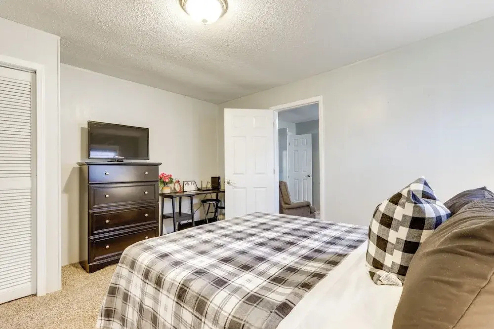 Walkable & Updated Nevada Home: Family Friendly!