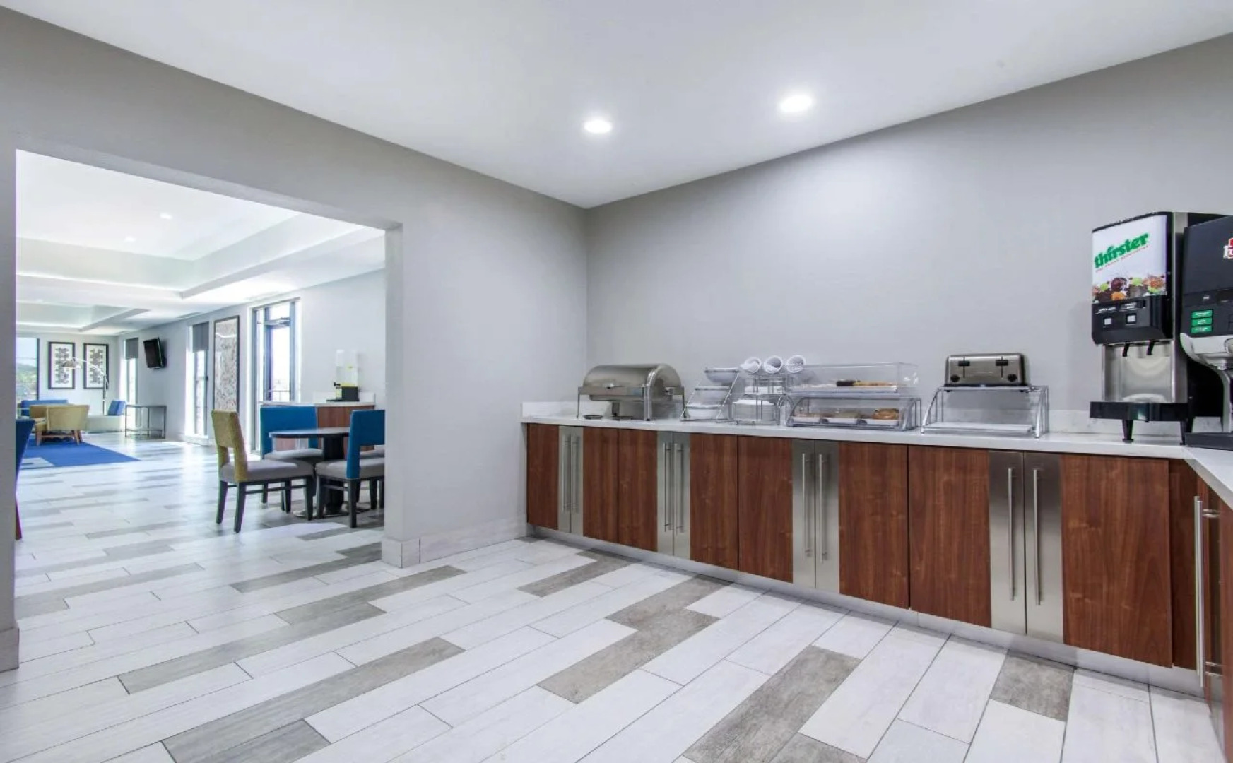 Holiday Inn Express & Suites Tulsa East - Catoosa by IHG