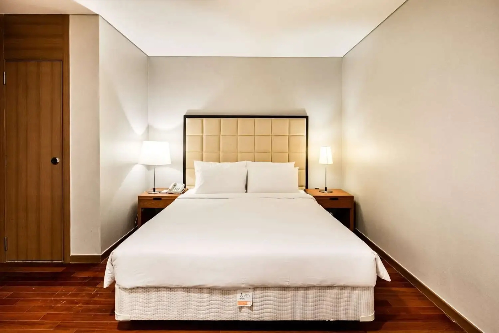 Ramada Hotels & Suites Seoul Namdaemun