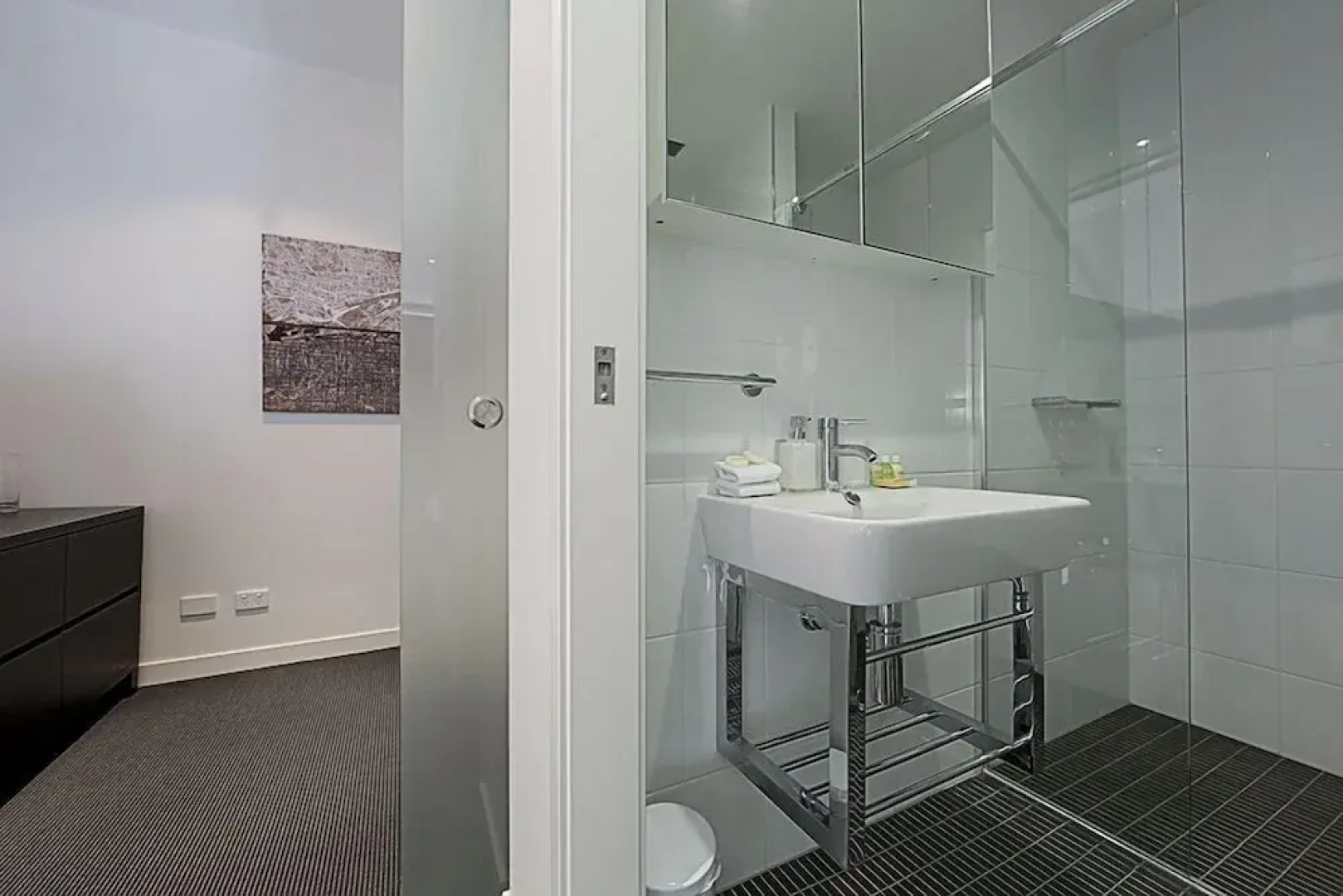 Accommodate Canberra - Mode