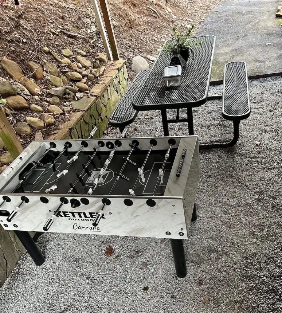 Twin Ponds Retreats 4 Bedroom Retreat by RedAwning