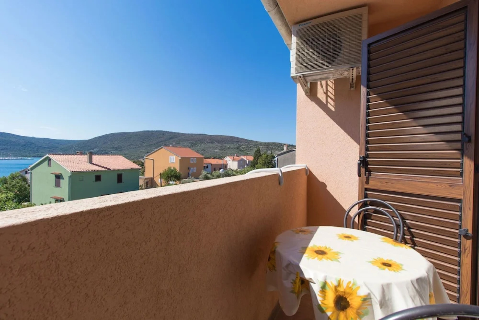 Apartment and Rooms Anton