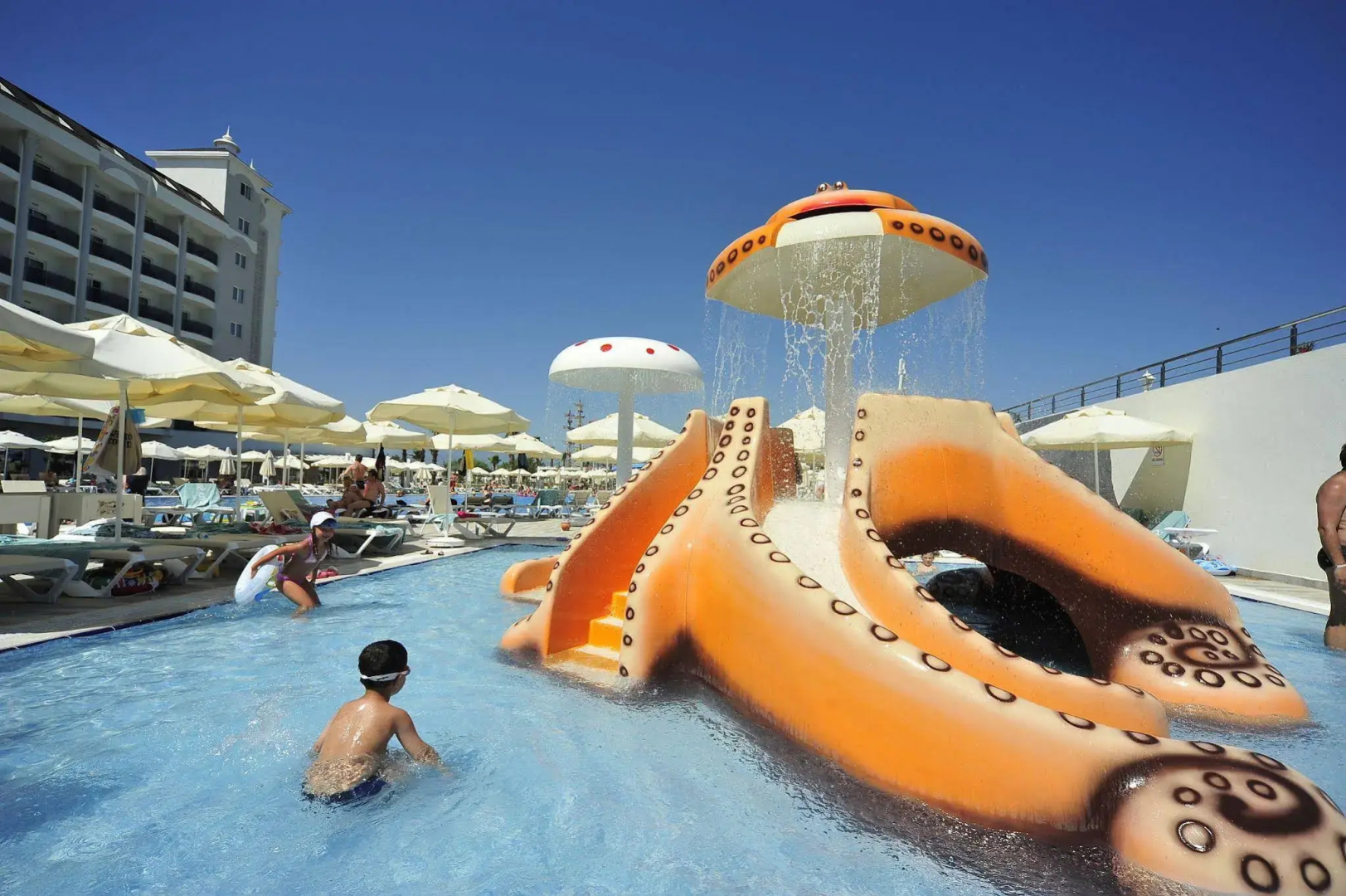 Lake & River Side Hotel & Spa