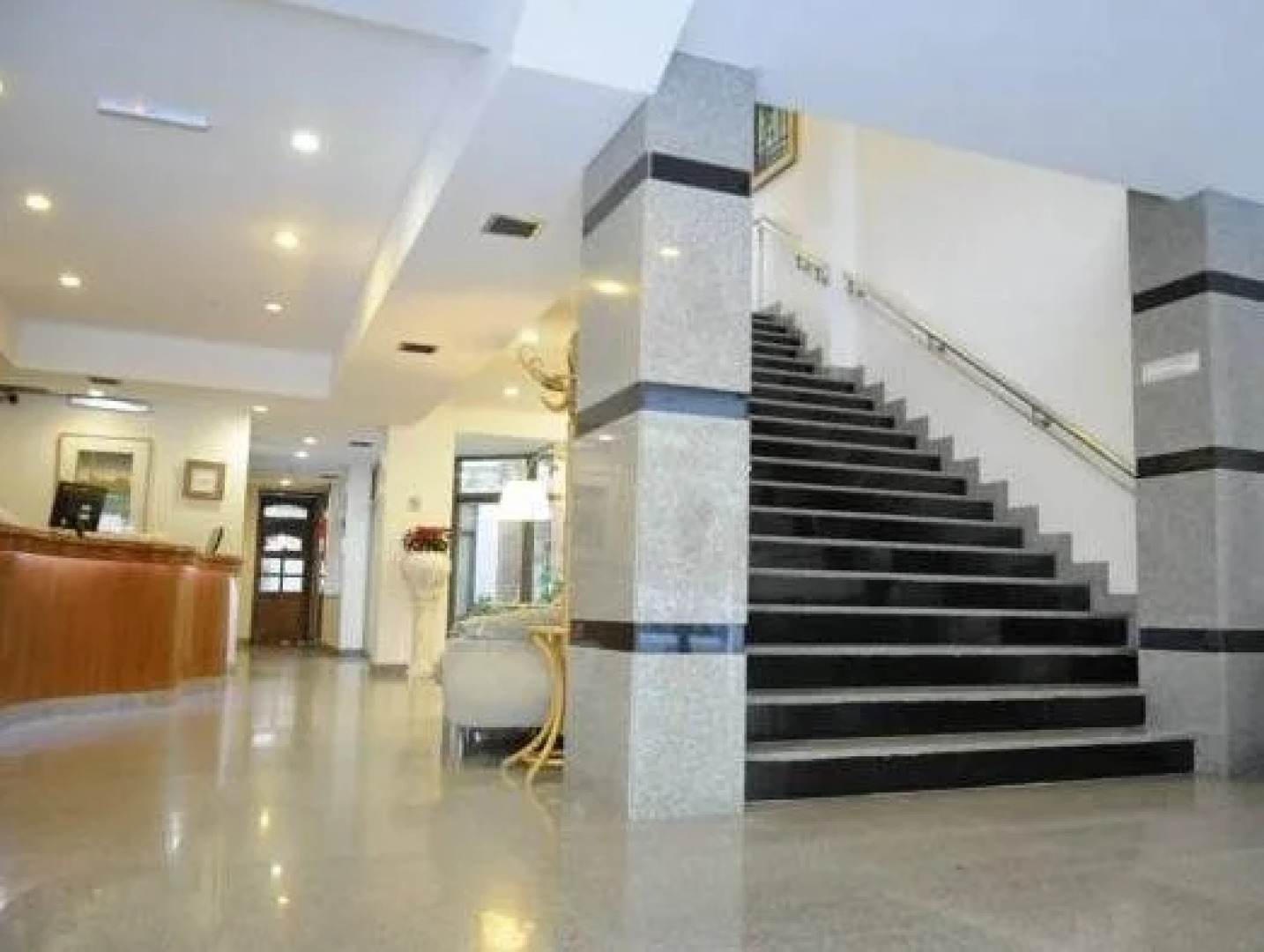 Hotel & Apart Argentino La Plata