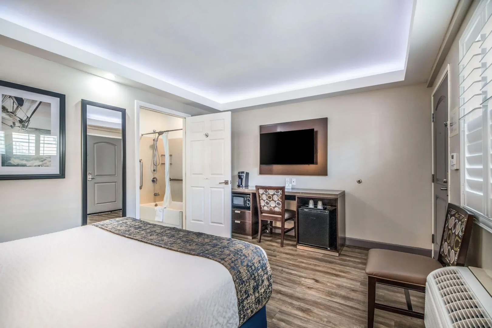 Inn at 50 at Long Beach Convention Center