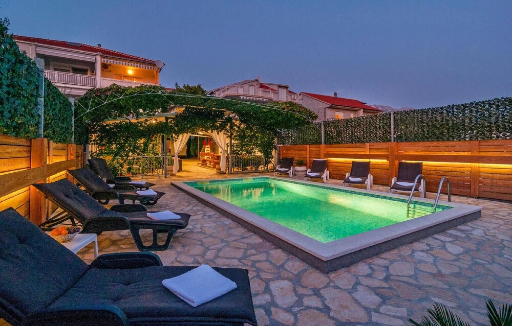 Stunning Home in Zrnovnica With Wifi and 6 Bedrooms