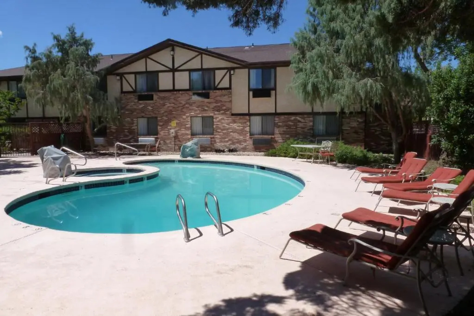 Slackline Moab, Outset Collection by Hilton