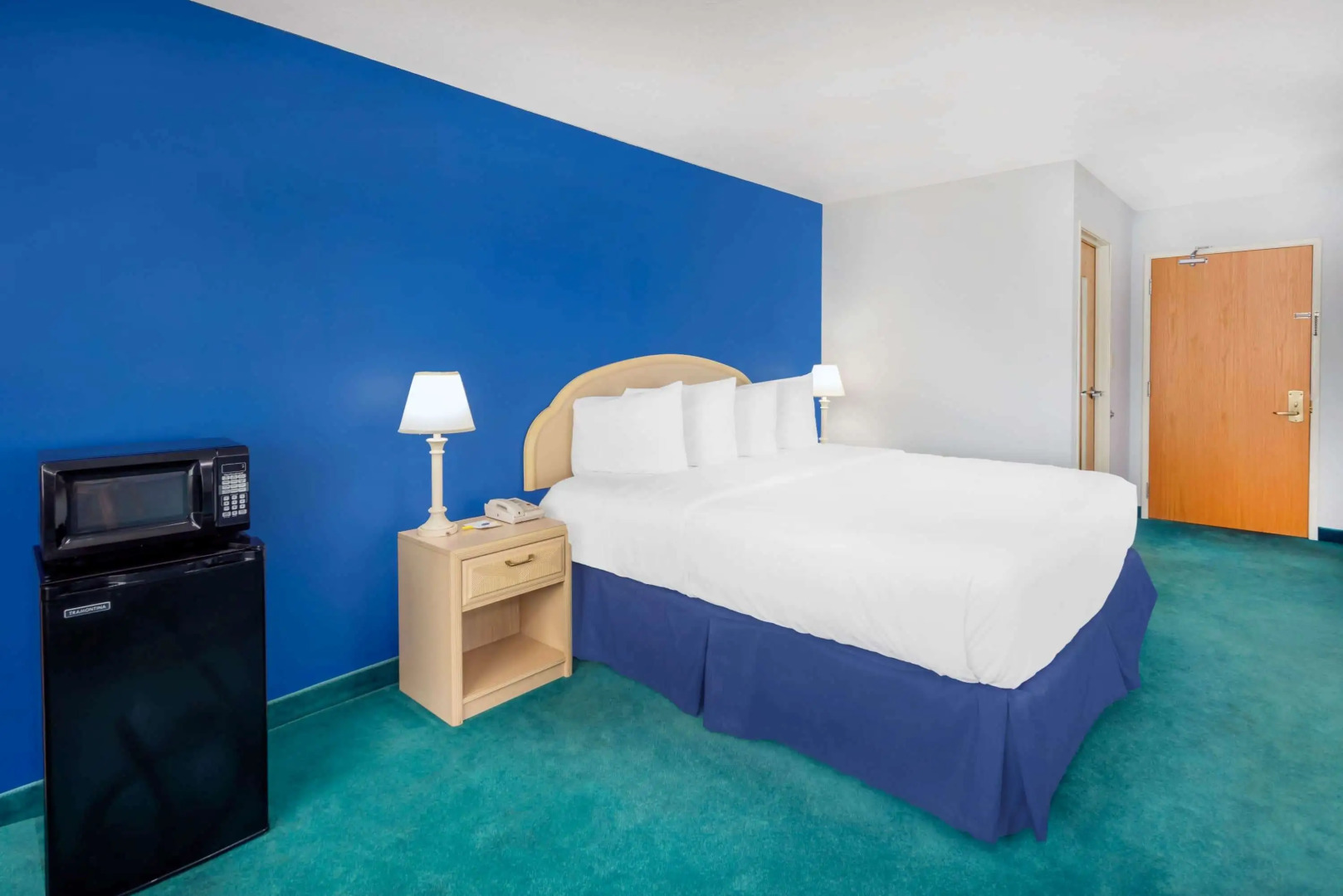 Days Inn by Wyndham Osage Beach Lake of the Ozarks