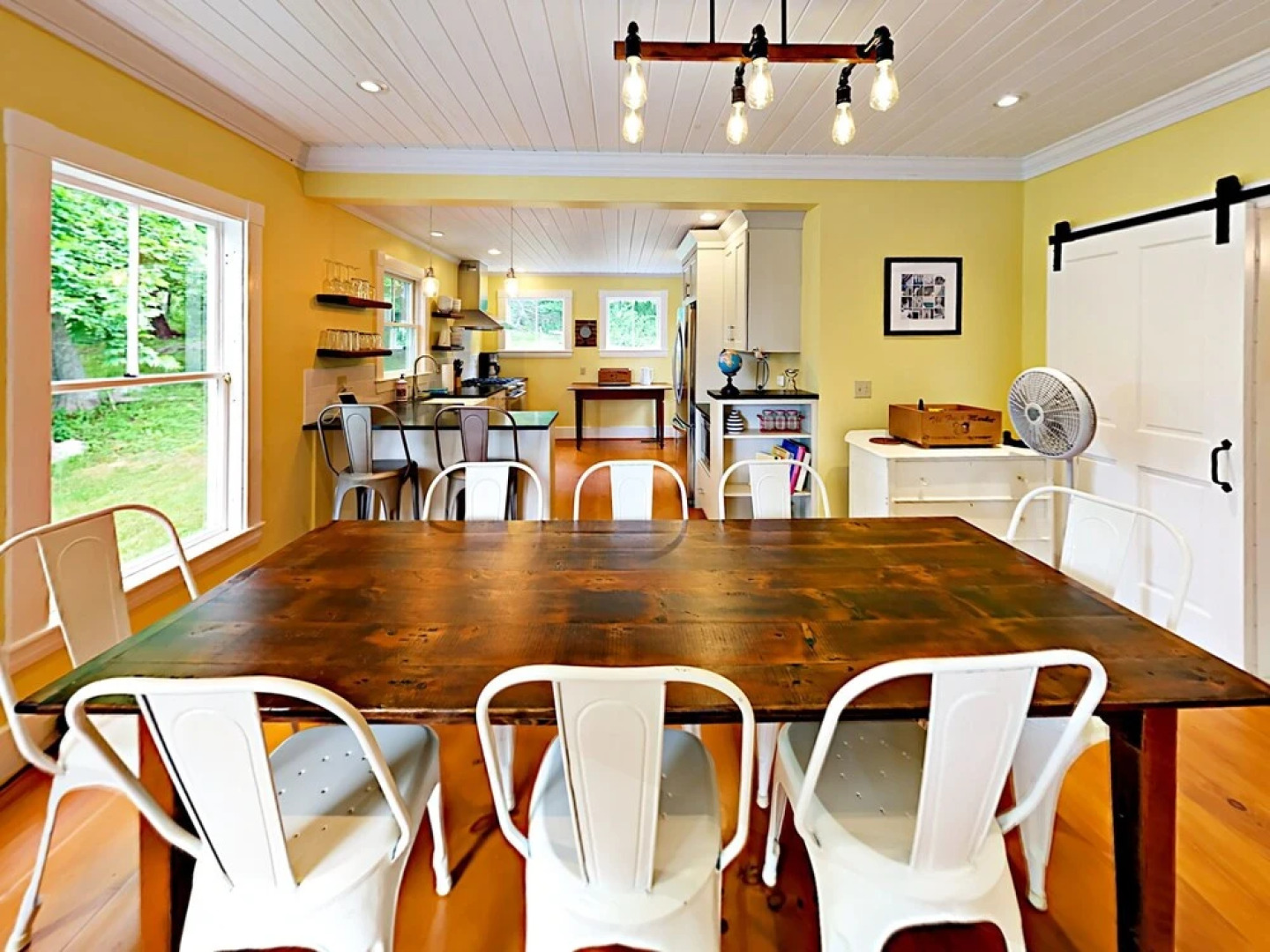 19 Hill Road Home 5 Bedrooms 2 Bathrooms Home