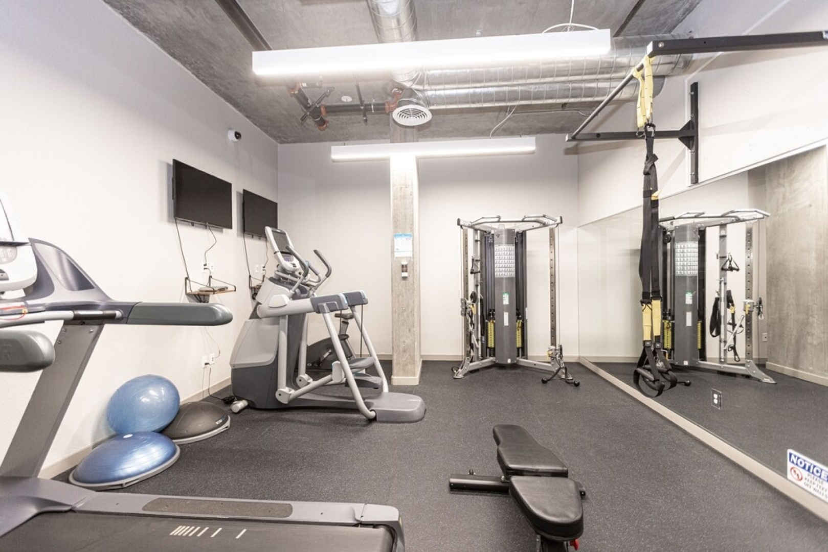 King Bed Suite 211NC