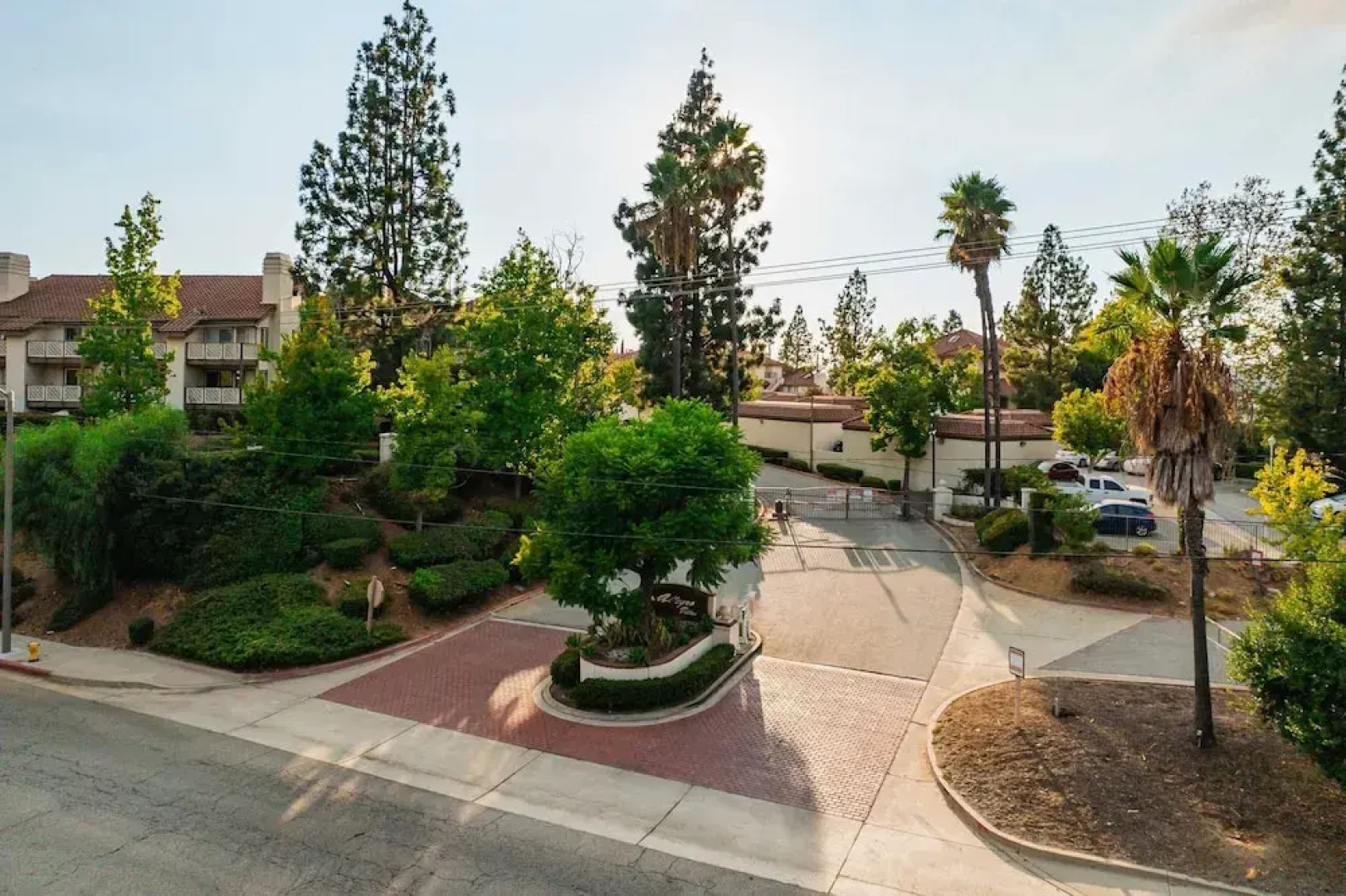 Modern Cozy Retreat With Pool Fireplace