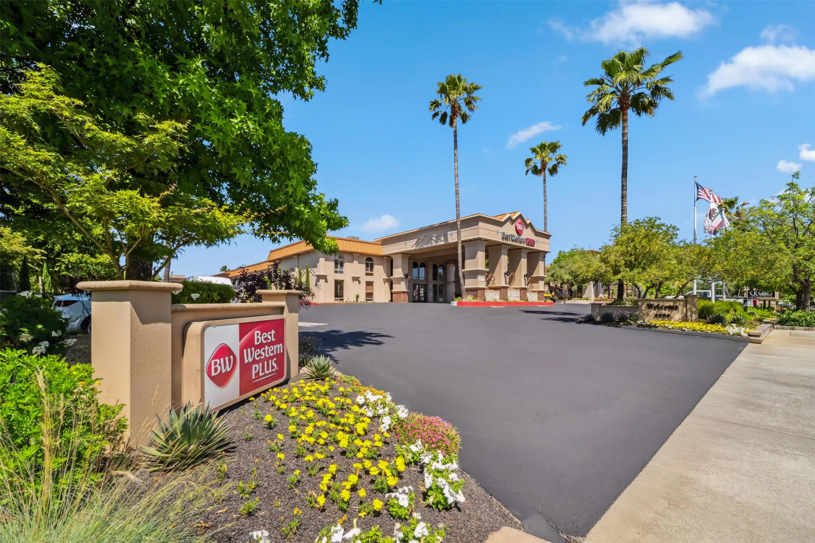 Best Western Plus Hilltop Inn