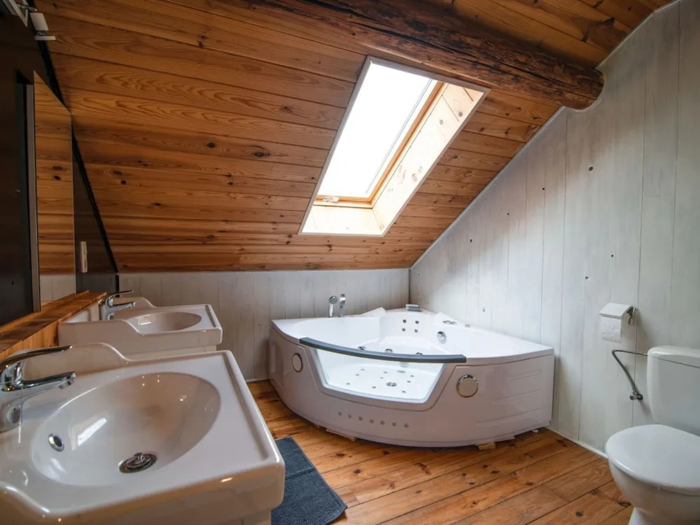 Wonderful Holiday Home in Gouvy with Hot Tub