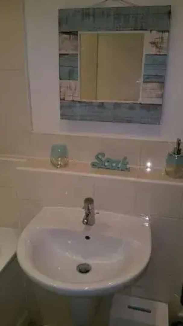 Vetrelax Basildon Executive House