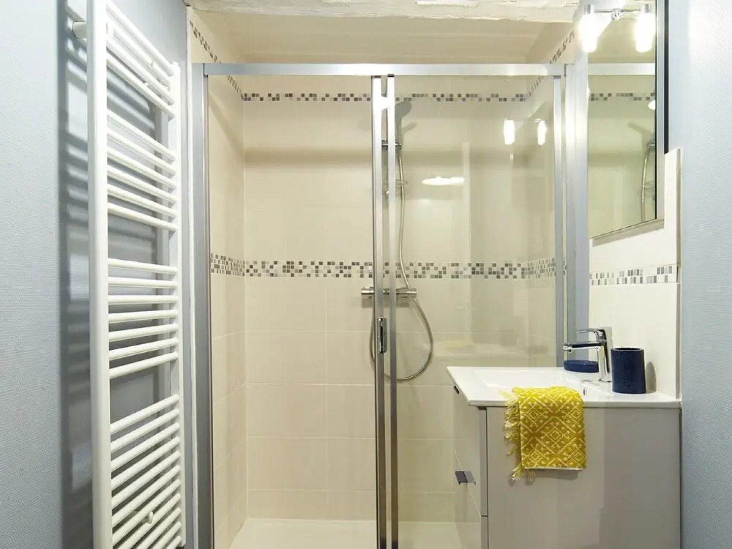 Pleasant Cottage in Asnieres With Terrace