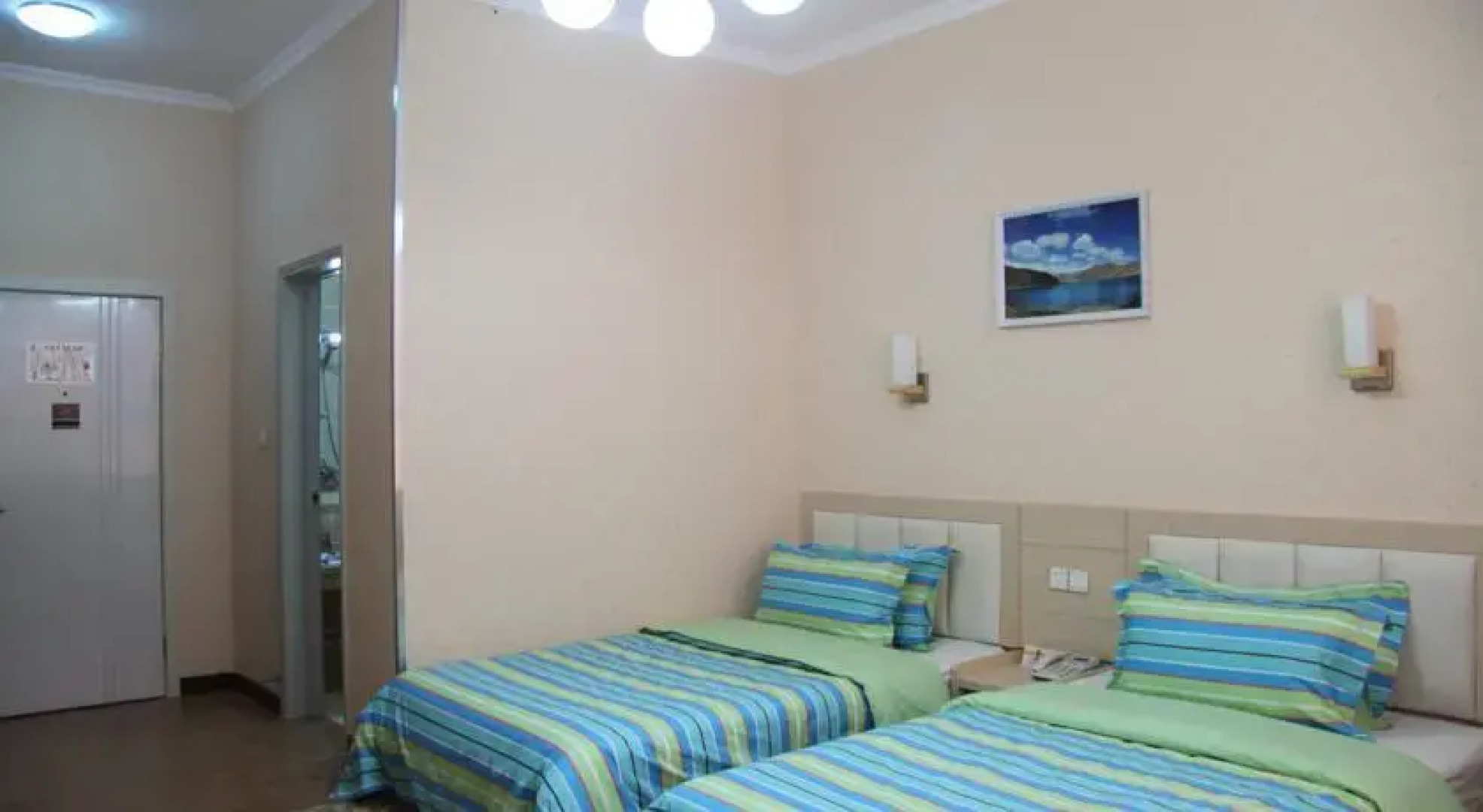 Super 8 - Kashi Old Town