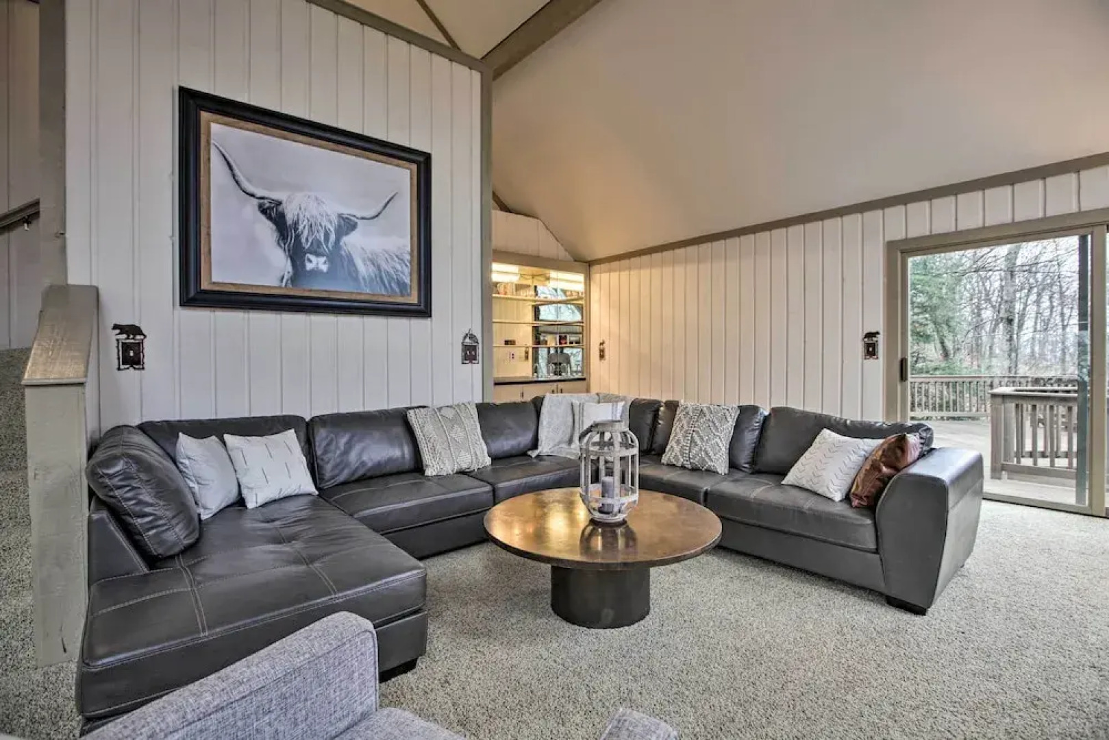 Mountaintop Wintergreen Resort Home w/ Deck, Views